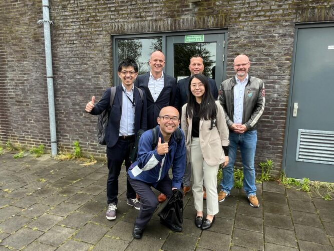 Mitsubishi Op Bezoek